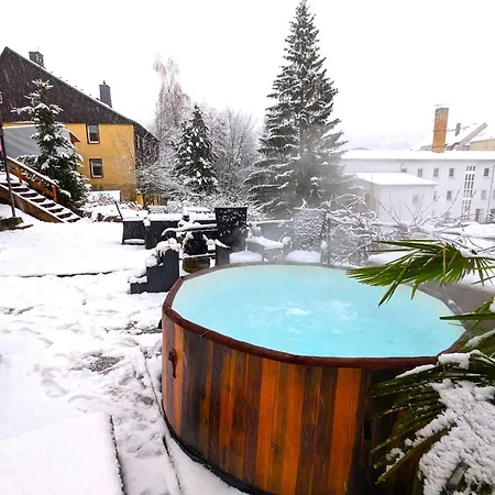 Famzi - Urlaubsmagie - Familienwohnung Mit Sauna, Pool Und Whirpool Am Fluss Sebnitz