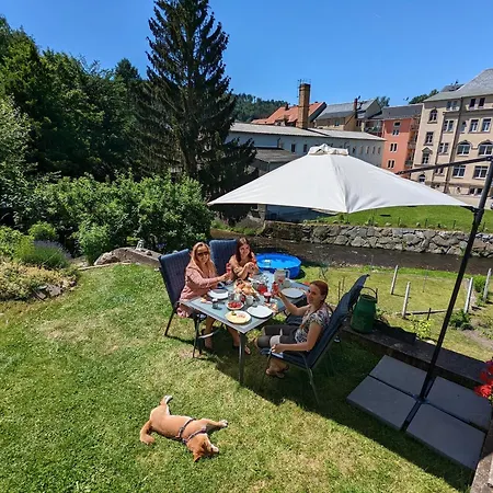Famzi - Urlaubsmagie - Familienwohnung Mit Sauna, Pool Und Whirpool Am Fluss