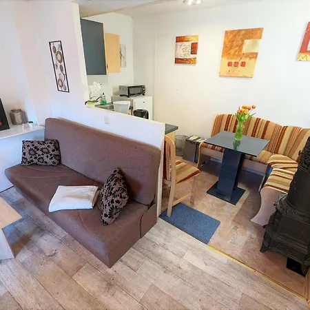 Apartment Famzi - Urlaubsmagie - Familienwohnung Mit Sauna, Pool Und Whirpool Am Fluss Sebnitz