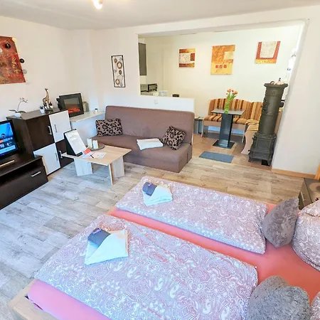 Apartment Famzi - Urlaubsmagie - Familienwohnung Mit Sauna, Pool Und Whirpool Am Fluss Sebnitz