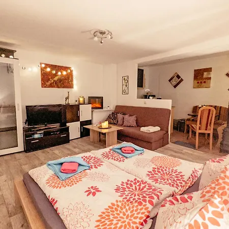 Apartment Famzi - Urlaubsmagie - Familienwohnung Mit Sauna, Pool Und Whirpool Am Fluss Sebnitz